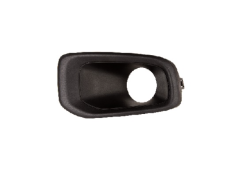 Jeep Renegade Ön Tampon Panjuru Delikli.Siyah Sağ 13-