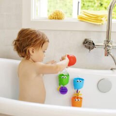 Munchkin Banyo Duvarına Yapışan, Vakumlu Renkli Eğlenceli  Banyo Oyuncağı 12ay+