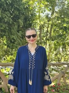 Nakışlı papatya viskon elbise lacivert