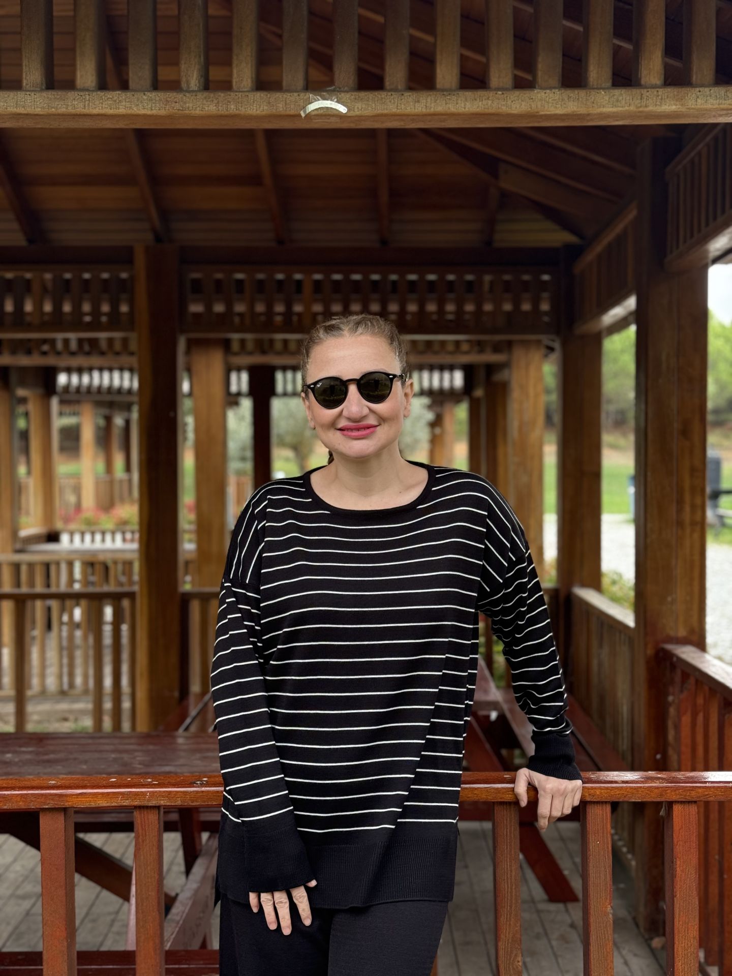 Siyah çizgili triko takım