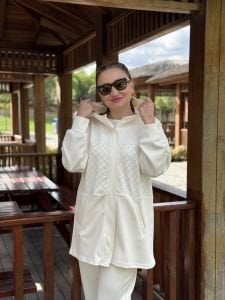 Pul işlemeli tasarım Oysho takım Beyaz