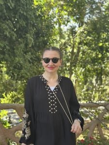 Nakışlı papatya viskon elbise siyah