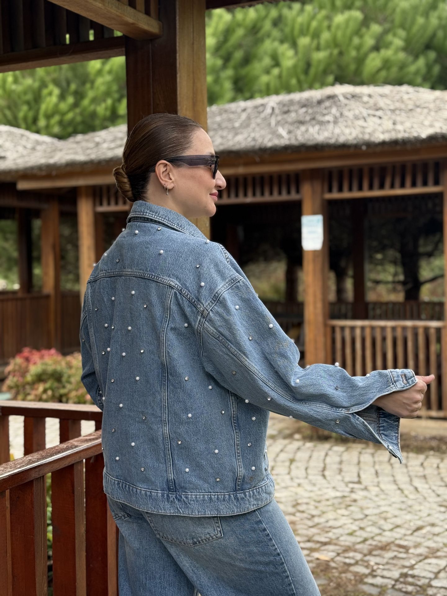 Orjinal BDG Taşlı-İncili Mavi kot ceket