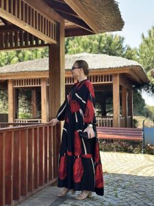 Siyah-kırmızı Rose Katleya elbise