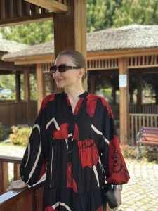 Siyah-kırmızı Rose Katleya elbise