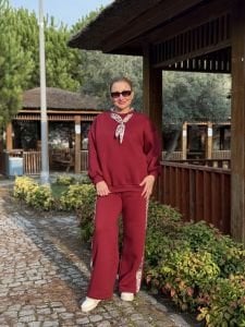 Yaka Fularlı Eşofman Takımı Bordo