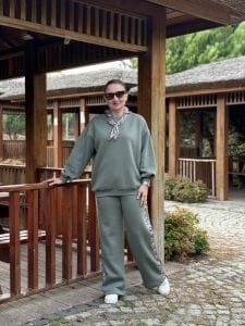 Yaka Fularlı Eşofman Takımı Çağla