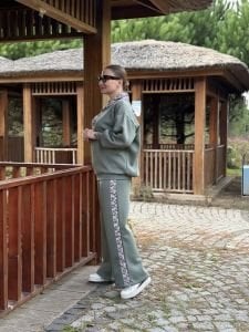 Yaka Fularlı Eşofman Takımı Çağla