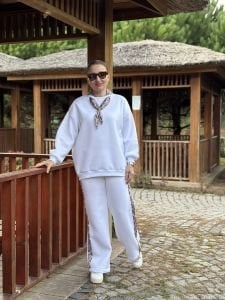 Yaka Fularlı Eşofman Takımı Beyaz