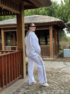 Yaka Fularlı Eşofman Takımı Beyaz