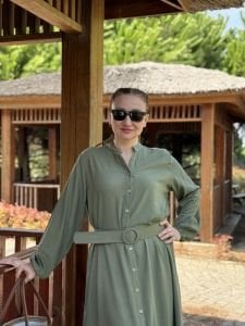 Tensel pamuk kemerli düğmeli elbise haki