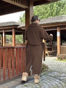 Çikolata kahve kolu düğmeli kaban