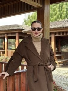 Çikolata kahve kolu düğmeli kaban