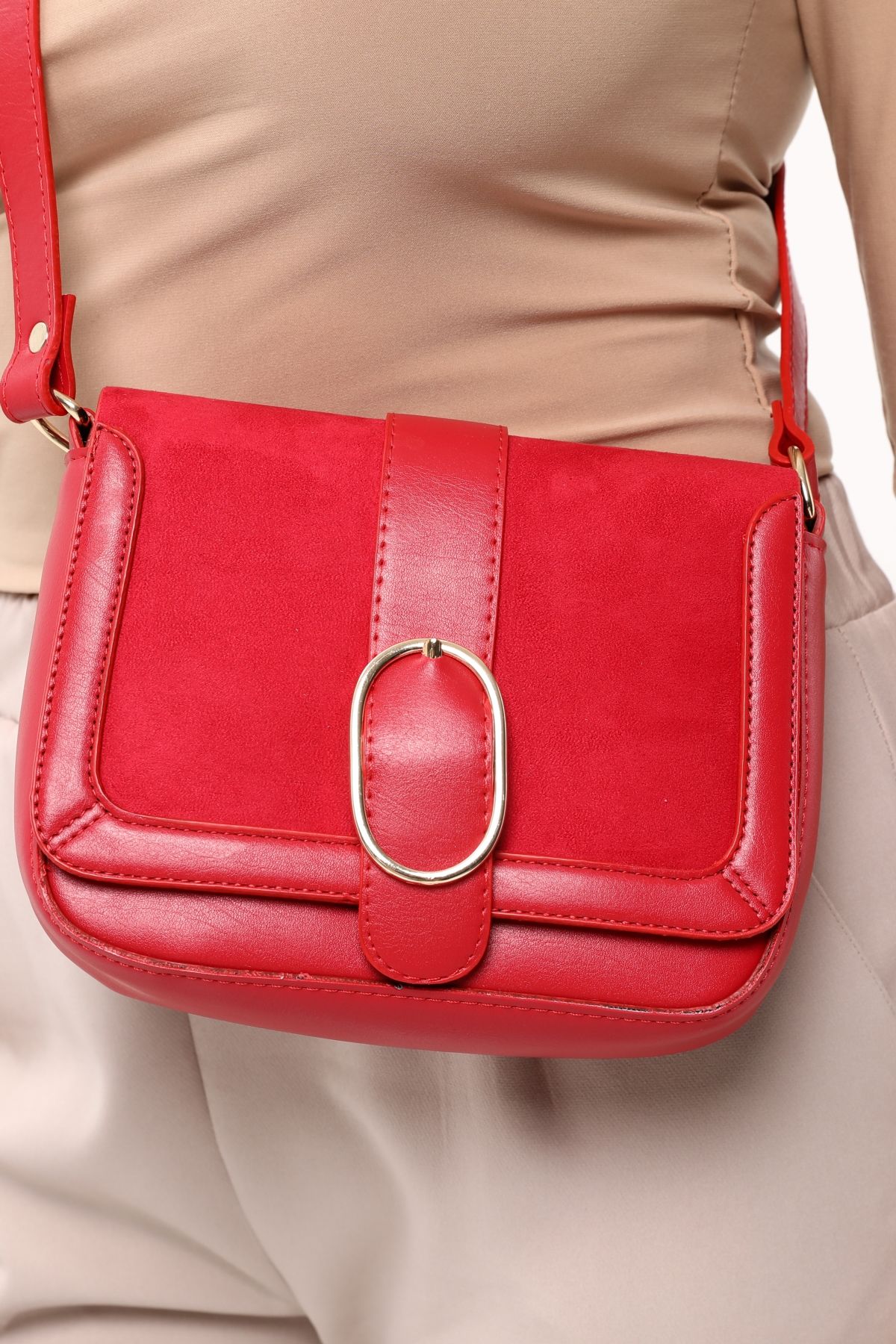 Toka Aksesuarlı Kapaklı Baget Kırmızı Kadın Omuz ve Çapraz Çanta 327