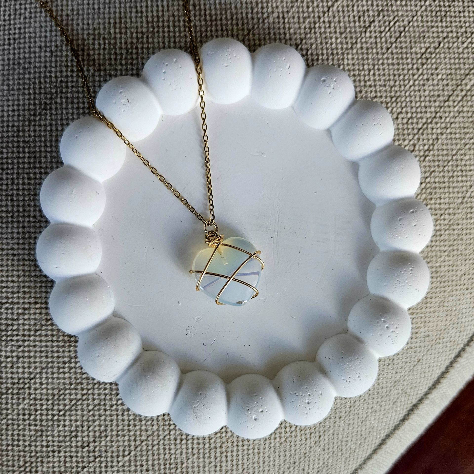 Opal Taşlı Kalp Kolye