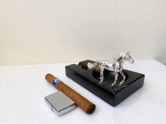Siyah Mermer Puro Küllüğü Pirinç At Objeli