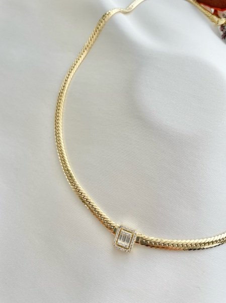14 Kuyumculuk Baget Taşlı kolye