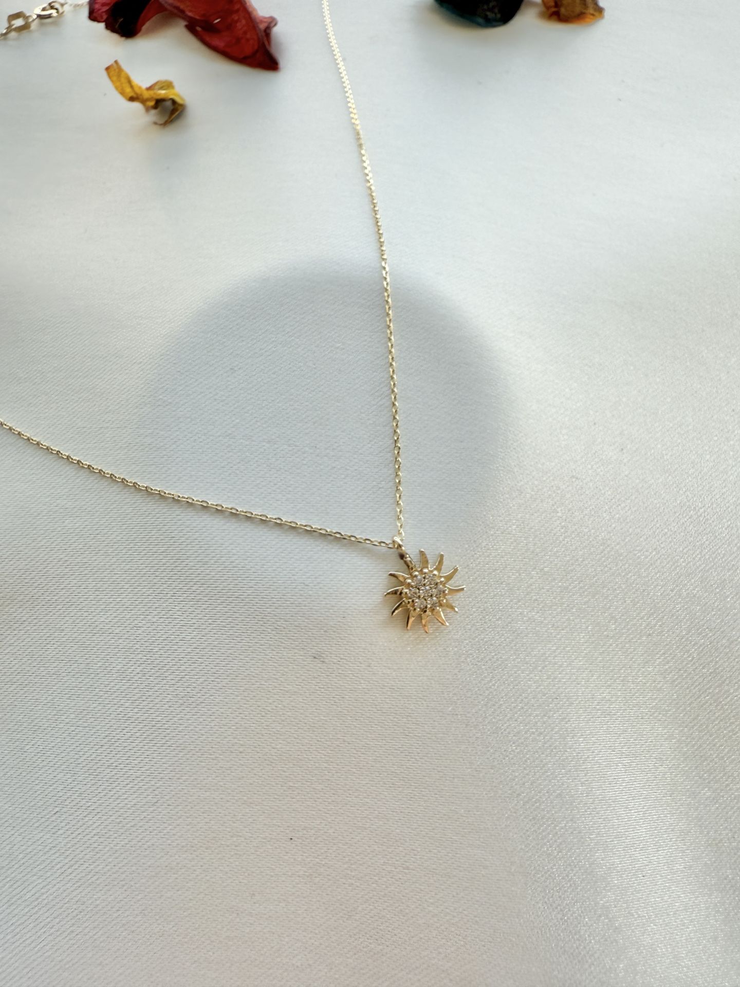 14 Kuyumculuk Mini Güneş Kolye
