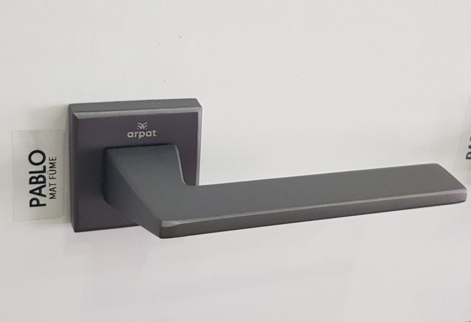 ARPAT PABLO MAT FÜME İTALYAN KARE ROZETLİ ALÜMİNYUM
