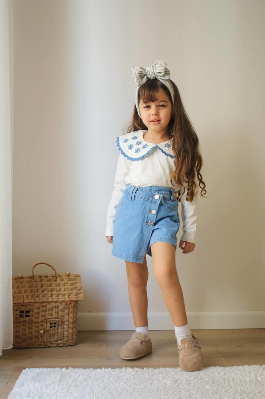 Bebe yaka denim şort etekli takım