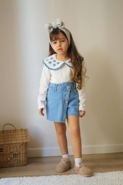 Bebe yaka denim şort etekli takım
