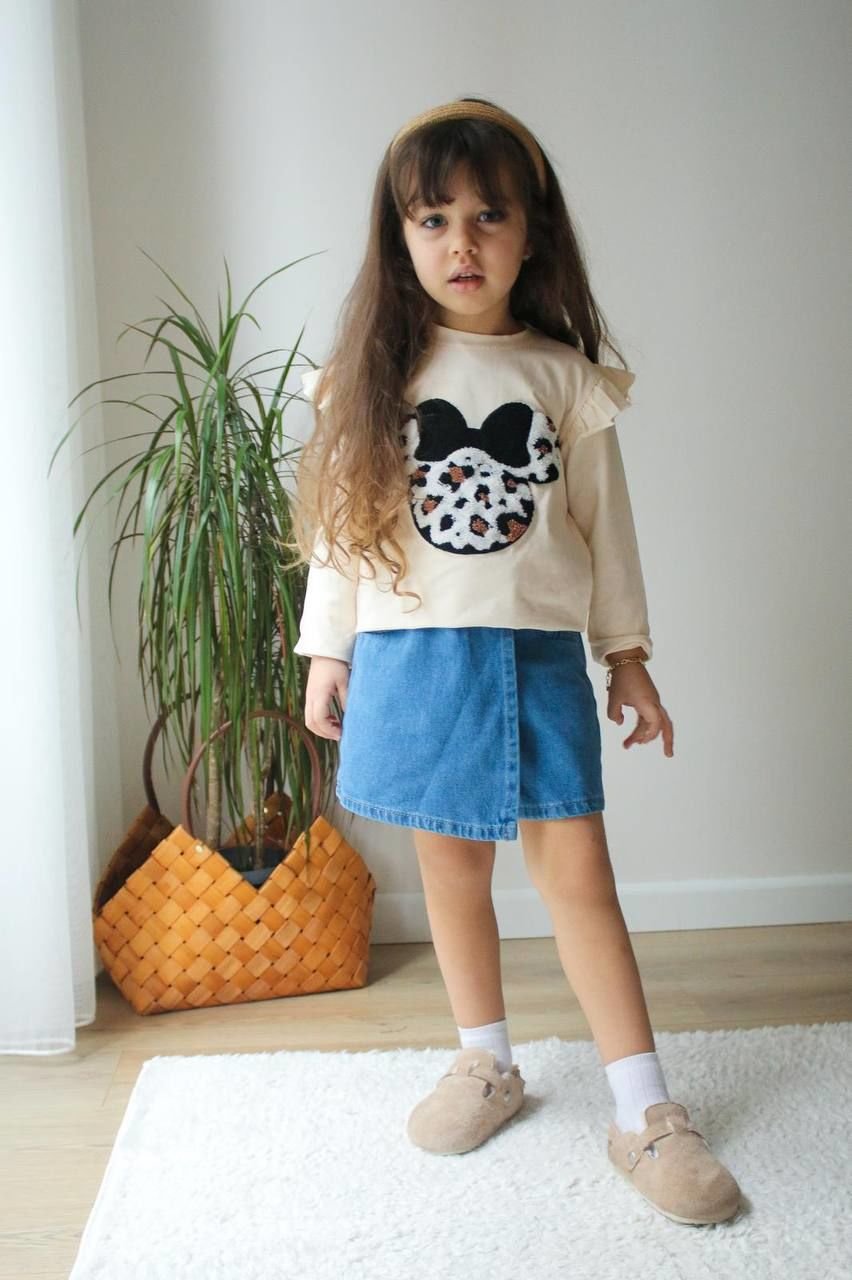 Minnie detaylı denim şort etekli takım