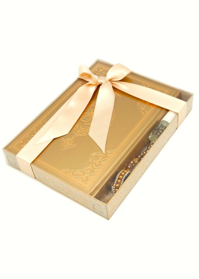 İSMİHAN SERİSİ (Orta Boy Kuran+Tespih+Esans+Zikirmatik) GOLD