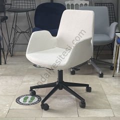 Begüm Siyah Ayaklı Çalışma Koltuğu Krem