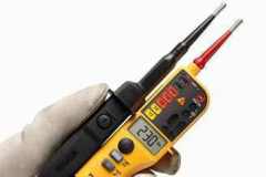 Fluke T130 Gerilim ve Süreklilik Test Cihazı