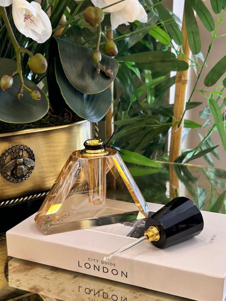 KRİSTAL PARFÜM ŞİŞESİ ÜÇGEN MODEL GOLD
