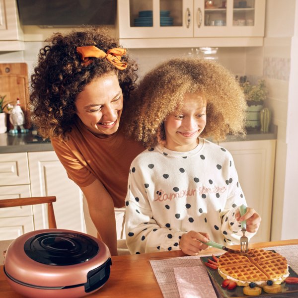 Karaca Funday Glossy Violet Çıkarılabilir Plakalı Waffle Makinesi 1000W