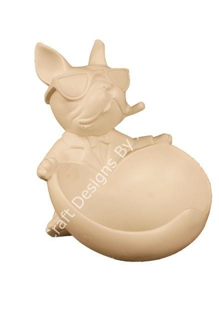 KASE TUTAN GÖZLÜKLÜ KÖPEK