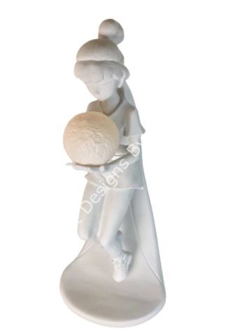 AY LAMBALI SALLANAN KIZ