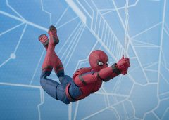 SH Figuarts Spider-Man Far From Home: Classic Suit Aksiyon Figür