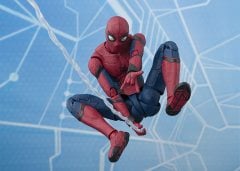 SH Figuarts Spider-Man Far From Home: Classic Suit Aksiyon Figür