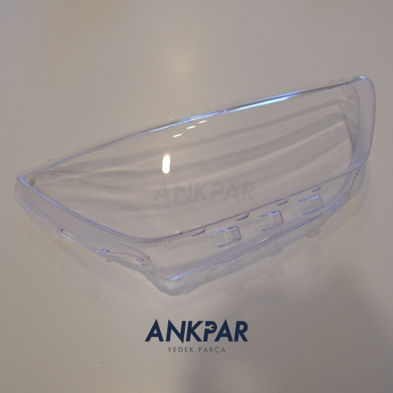 Volvo XC40 Sağ Far Camı 2018 Model Sonrası