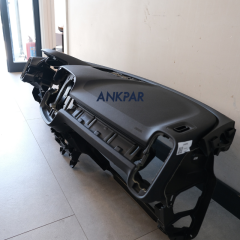 Volvo XC40 Ön Göğüs Sıfır Komple Siyah 31442543