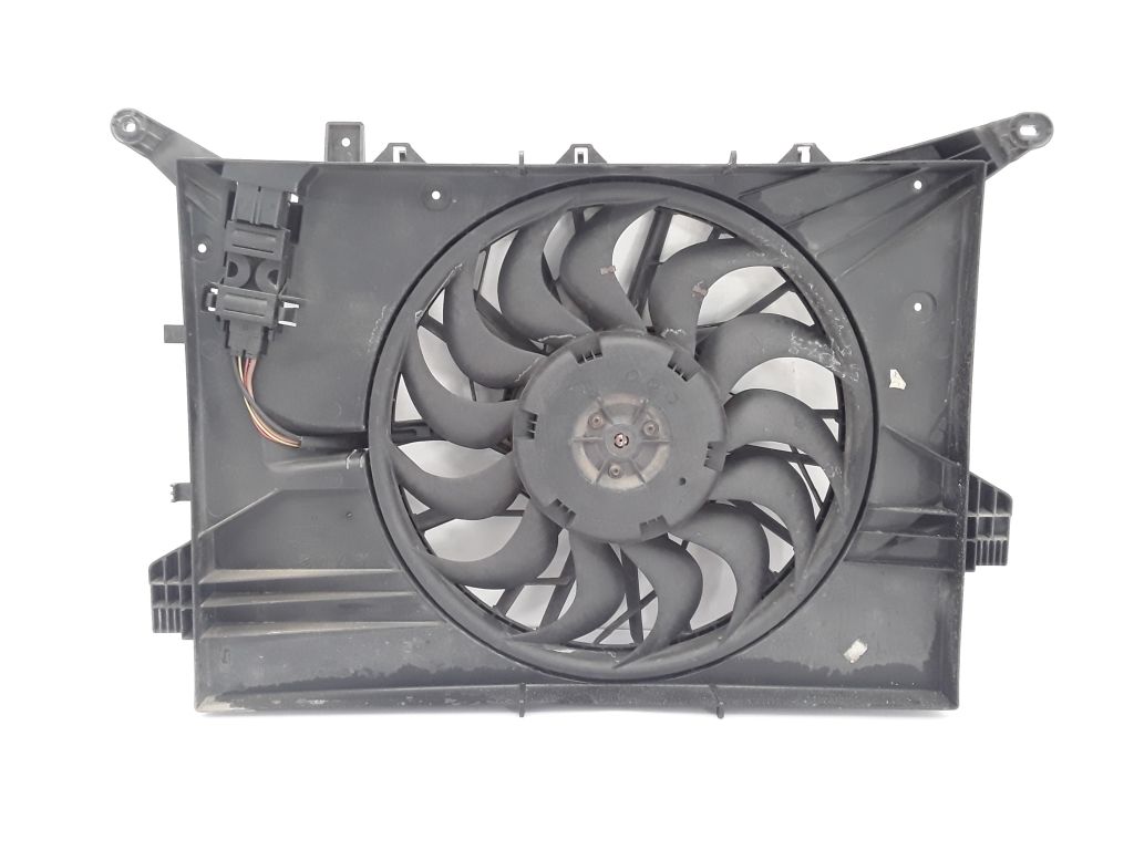 Volvo S60 S80 V70 XC70 Radyatör Fanı 30723106