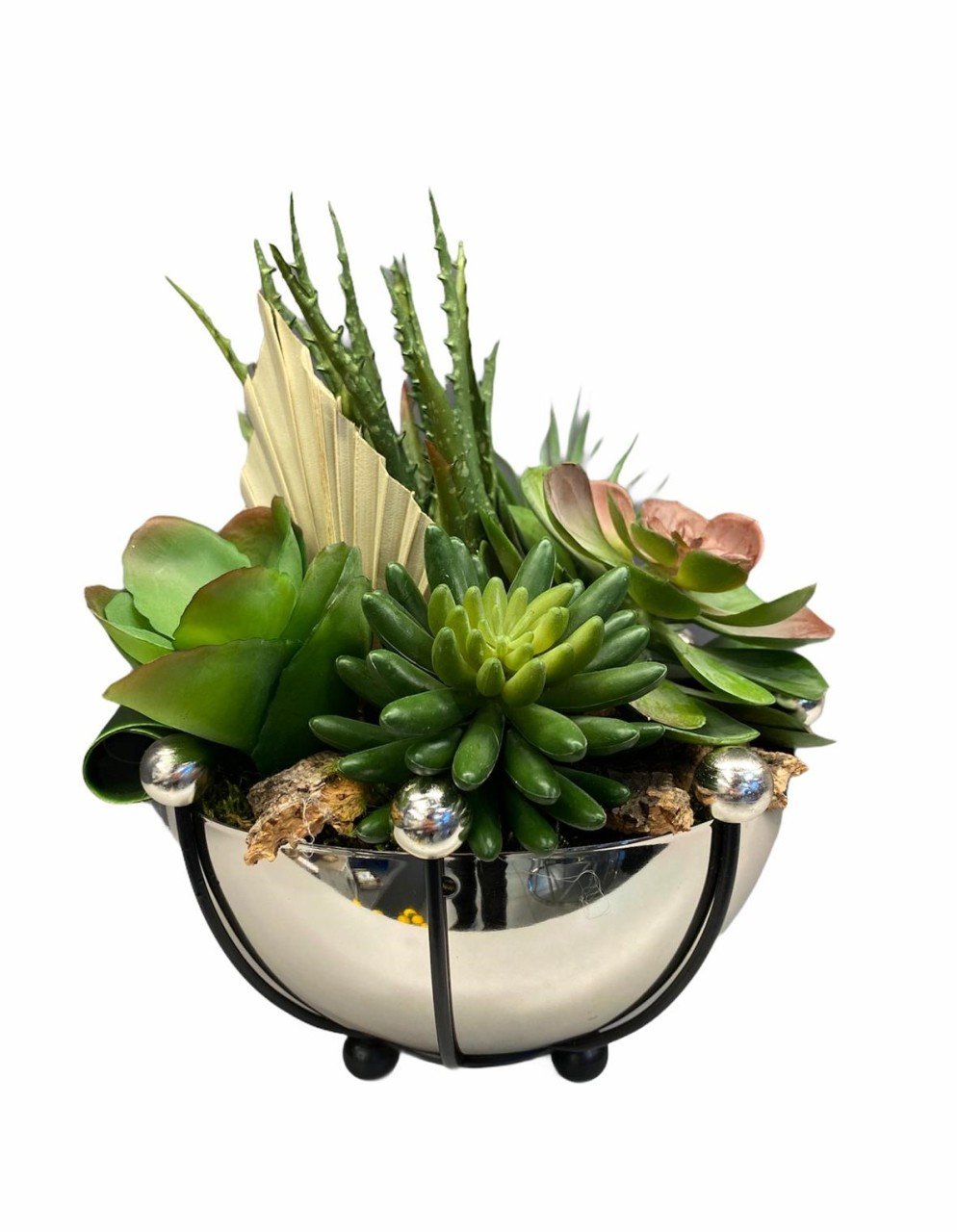 FLOWER ARRANGEMENT IN A BOWL