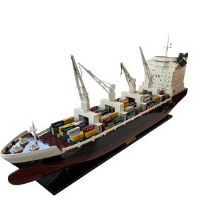 GENERAL CARGO SHIP WITCH CRANES