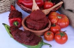 Tatlı Biber Salçası