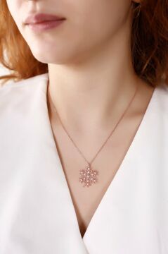 Trend Moda Kar Tanesi Rose Kolye