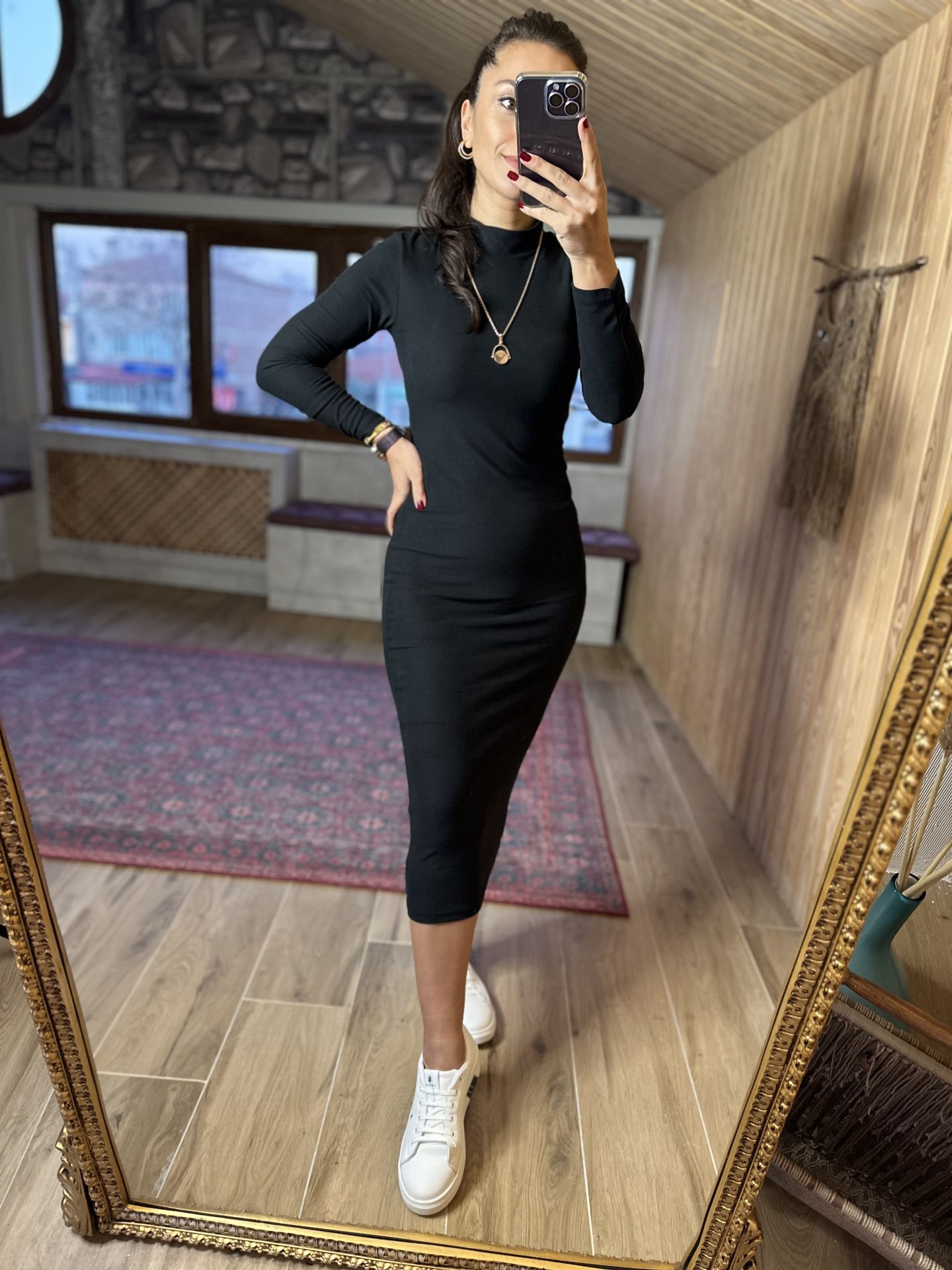 Robe noir crayon hotsell