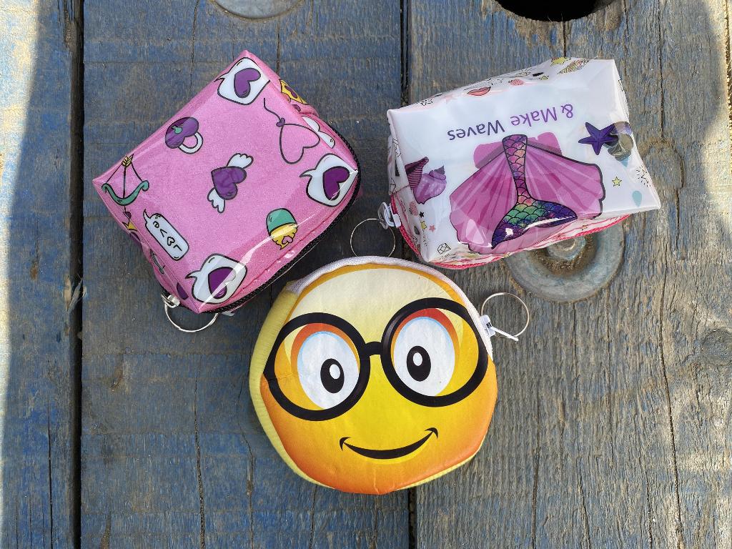 DZC KUZENLER AVM Pembe Kalp Desenli ve Emojili Kız Çocuk Cüzdan
