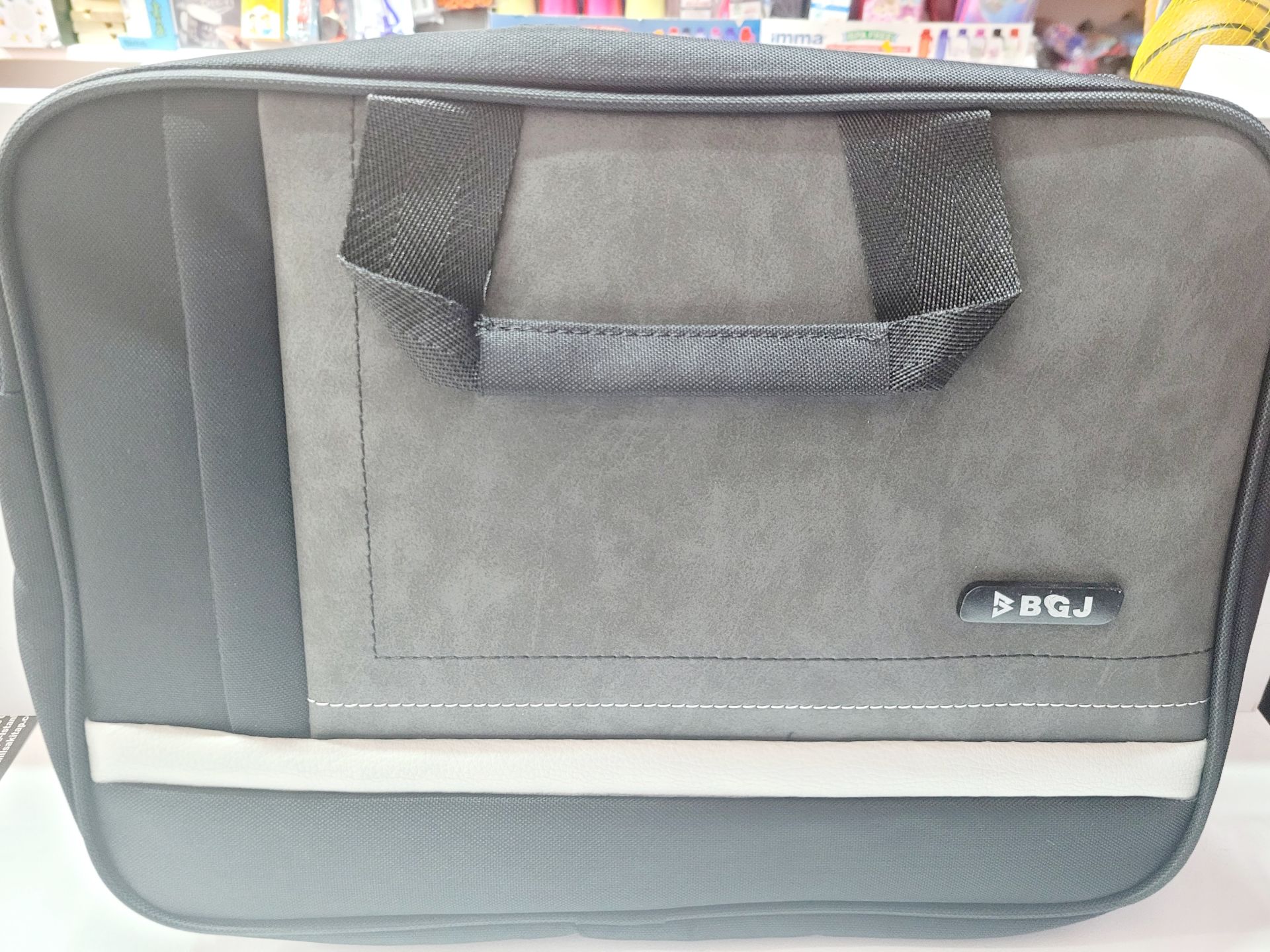 BGJ 25×35 Bilgisayar Çantası  Üç Bölmeli