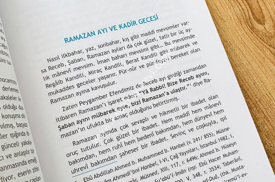 Kadir Gecesi Bin Aydan Hayırlı Gece (Cep Boy)