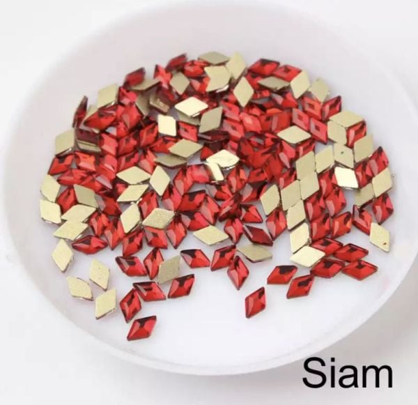 Taş Eşkenar Dörtgen Siam 3*5mm 2 Adet