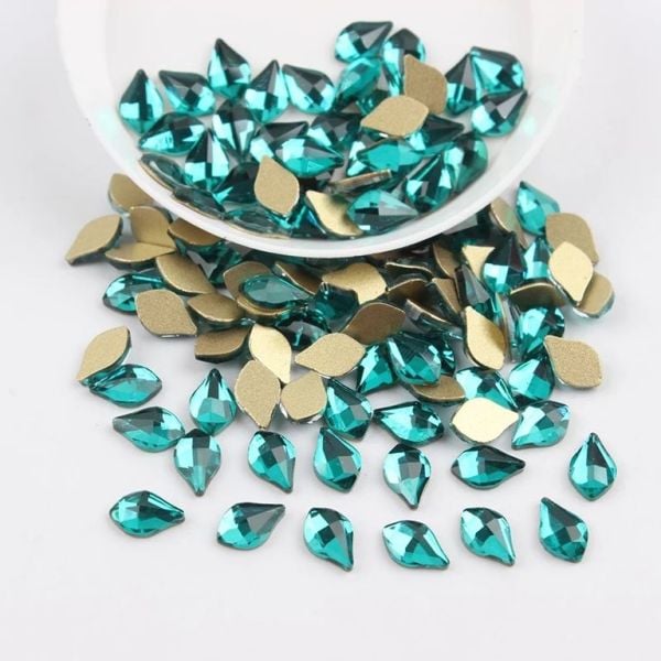Taş Damla Alev Zümrüt 5*8mm 2 Adet