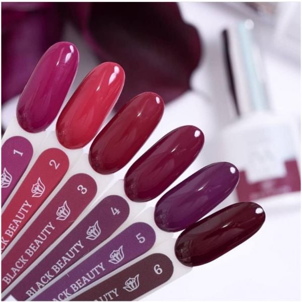 Iva Nails Black Beauty Kalıcı Oje BB-3 (8ml)