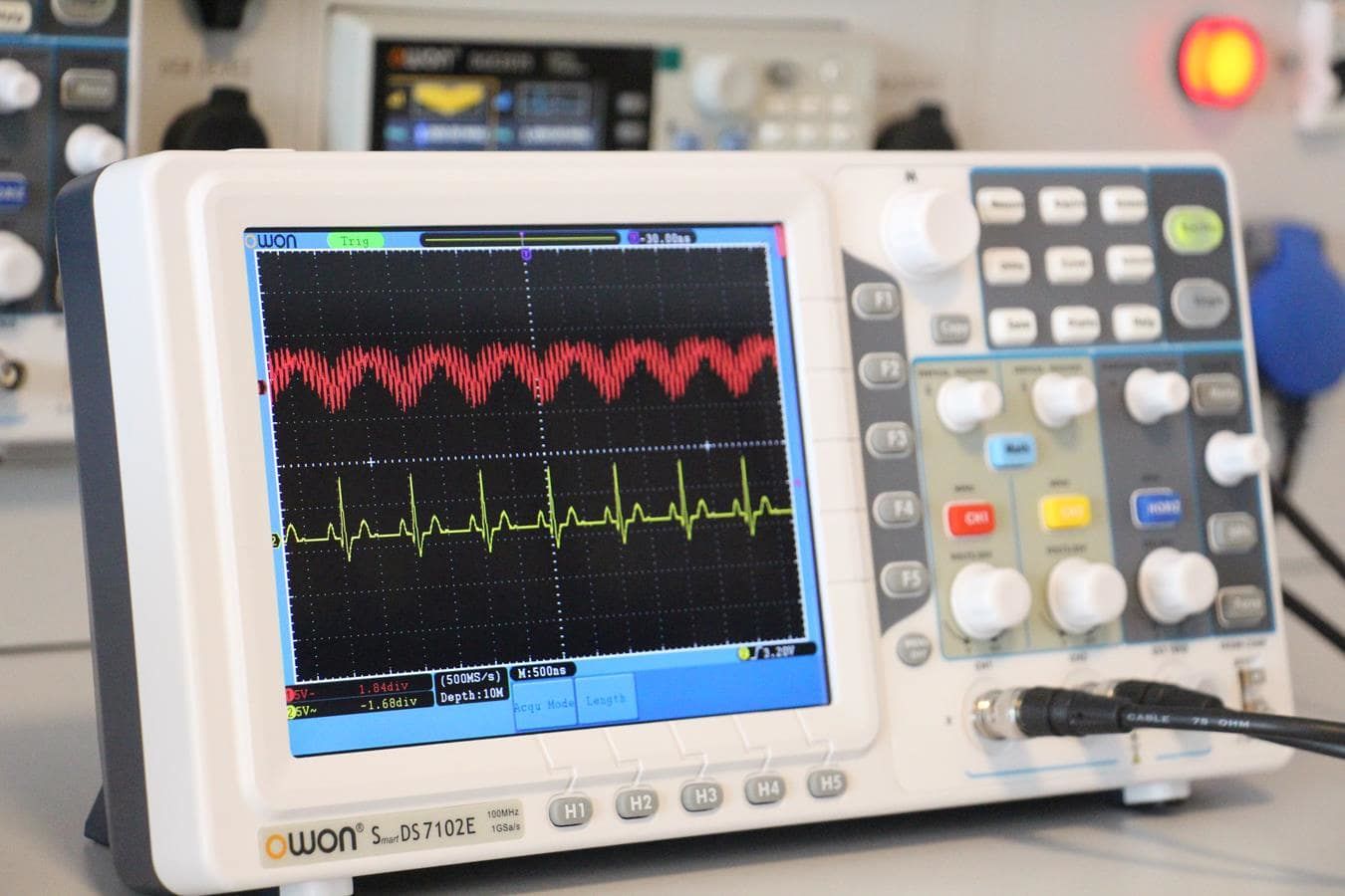 Owon SDS7102E Osiloskop 100MHz 2 Kanal 8''Ekran